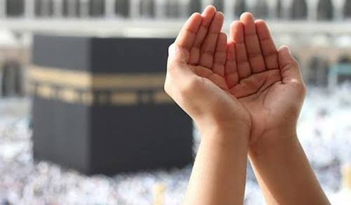 دعاء خاشع اللهم انا نسألك الفوز يوم القضاء